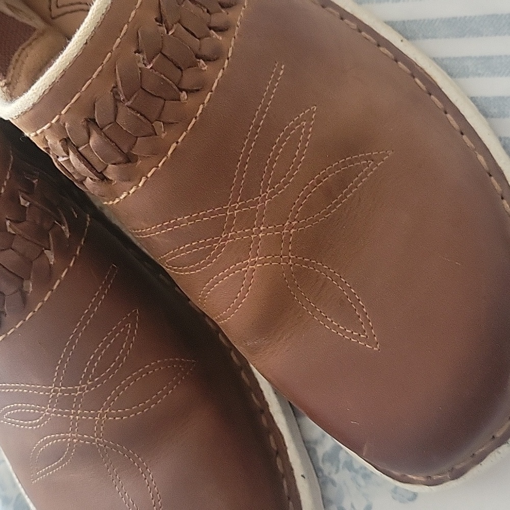 Women's Justin Slip-ons - Picture 2 of 7
